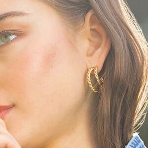 Rendor Victoria Earrings Yellow Gold NWT